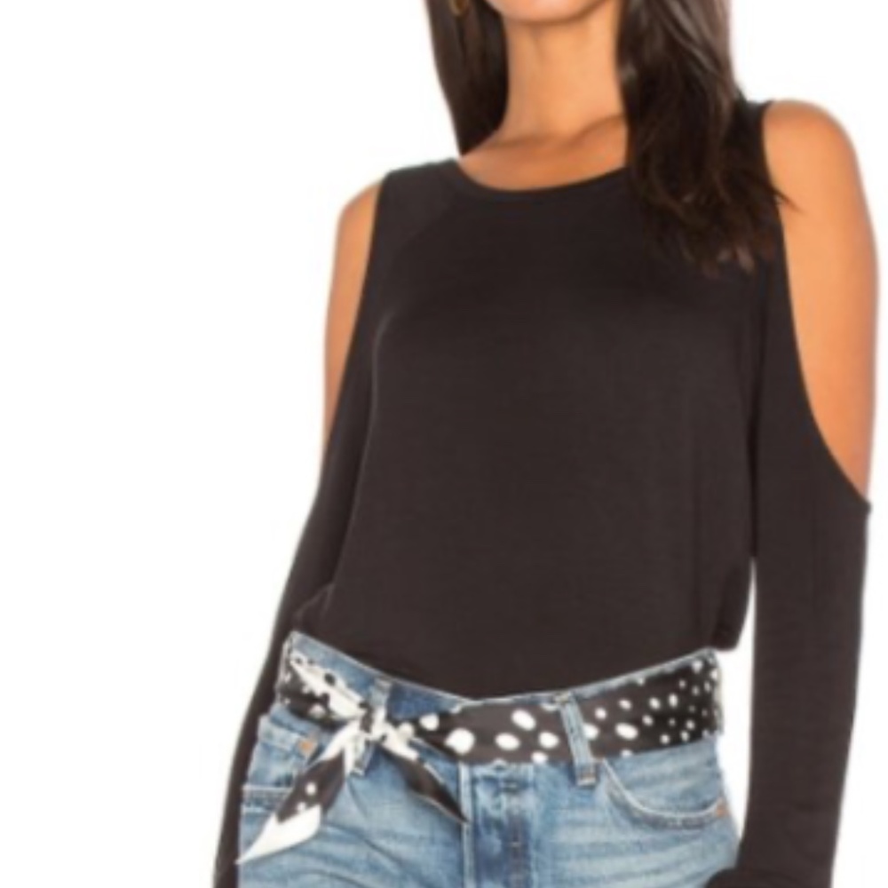 Cupcakes & Cashmere Cold Shoulder Long Sleeve